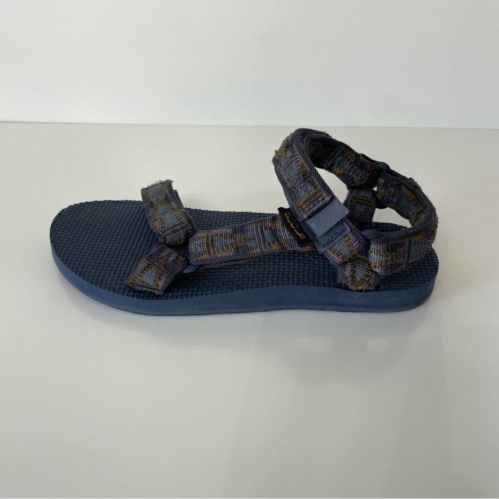 Teva Womens Blue Aztec Outdoor Hiking Sandal, size 6.5 (see size note)